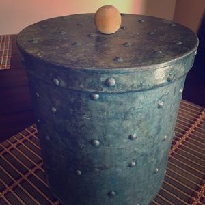 Unique Cylindrical Storage Can